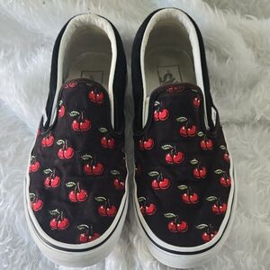 Vans Classic Slip-On Cherry Print Sneakers‎ – Women’s Size 6.5